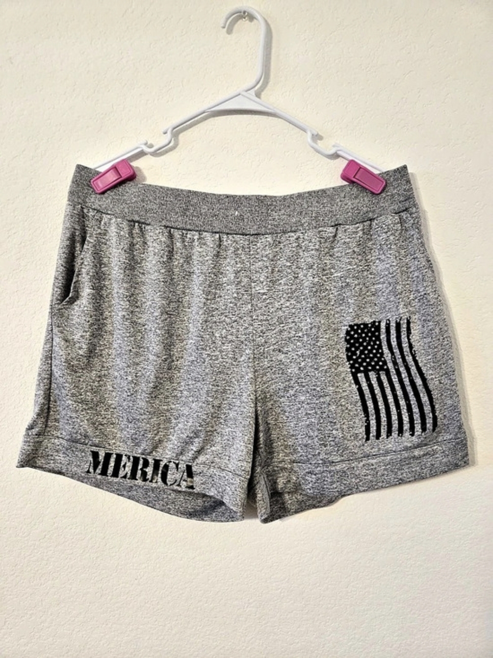 Gray & Black Striped XXL (Fits Like a L) Athletic Shorts Like New